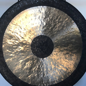 32" Chau Gong in EUC with Road Case